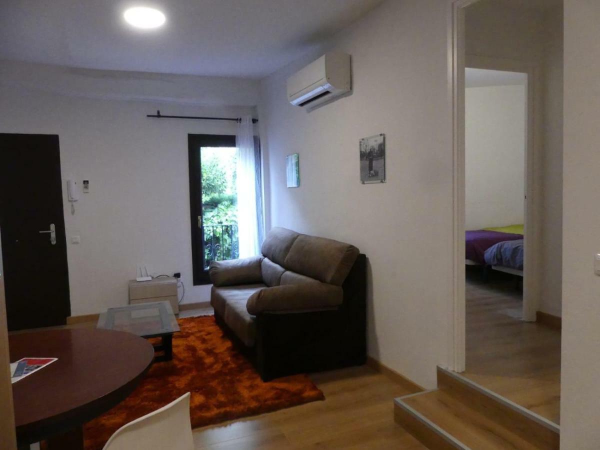 Apt 2 Acollidor Al Centre Historic De Vic Aptgarbi Bagian luar foto