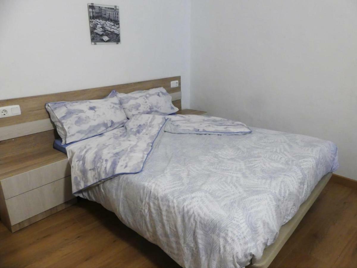 Apt 2 Acollidor Al Centre Historic De Vic Aptgarbi Bagian luar foto
